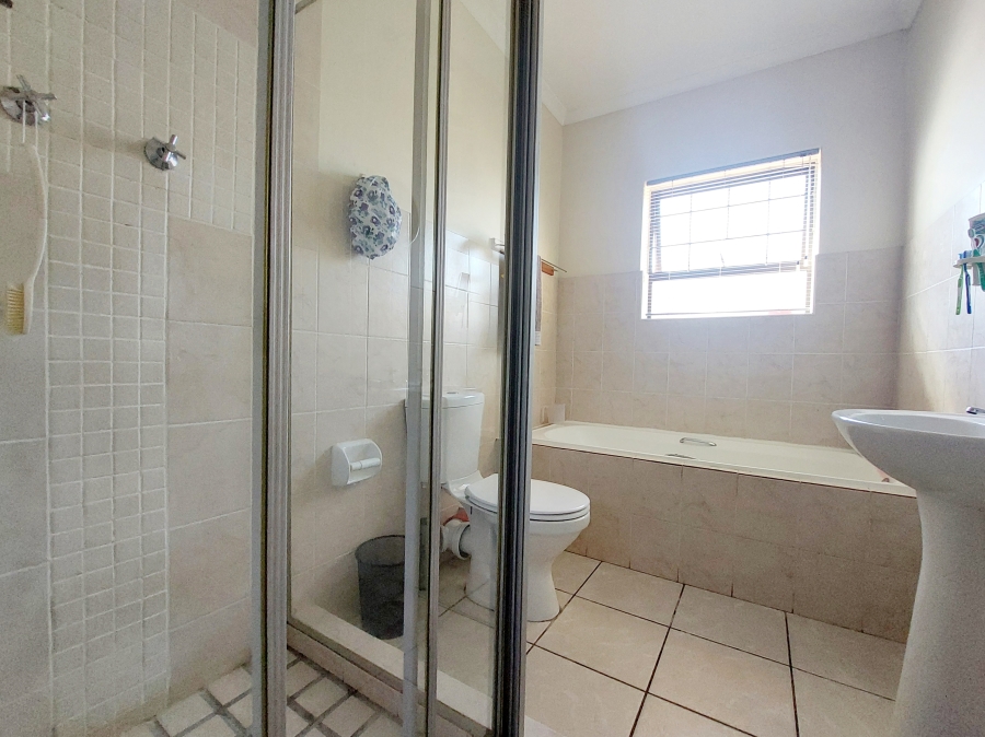3 Bedroom Property for Sale in Protea Heights Western Cape